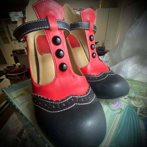 Kitten D’Amore Sexy Siren Veronique dark red Heels 6.5 - Picture 2 of 9